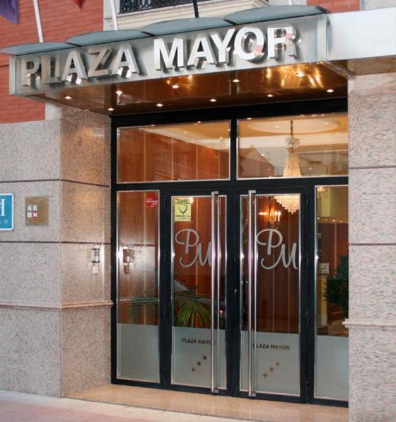 Hostal Plaza Mayor Torrejon de Ardoz Bagian luar foto