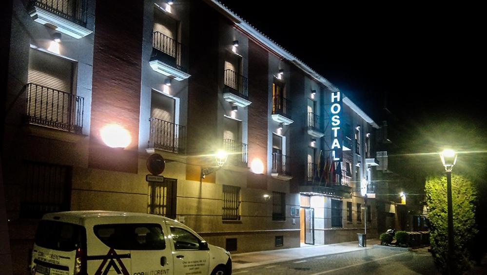 Hostal Plaza Mayor Torrejon de Ardoz Bagian luar foto