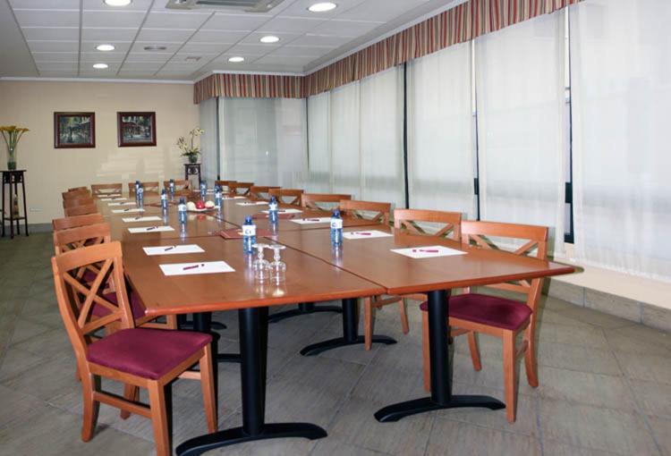 Hostal Plaza Mayor Torrejon de Ardoz Bagian luar foto