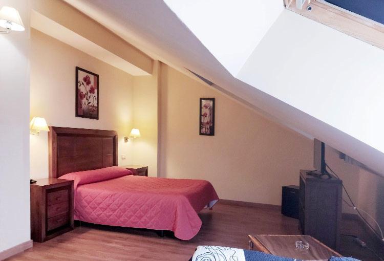 Hostal Plaza Mayor Torrejon de Ardoz Bagian luar foto