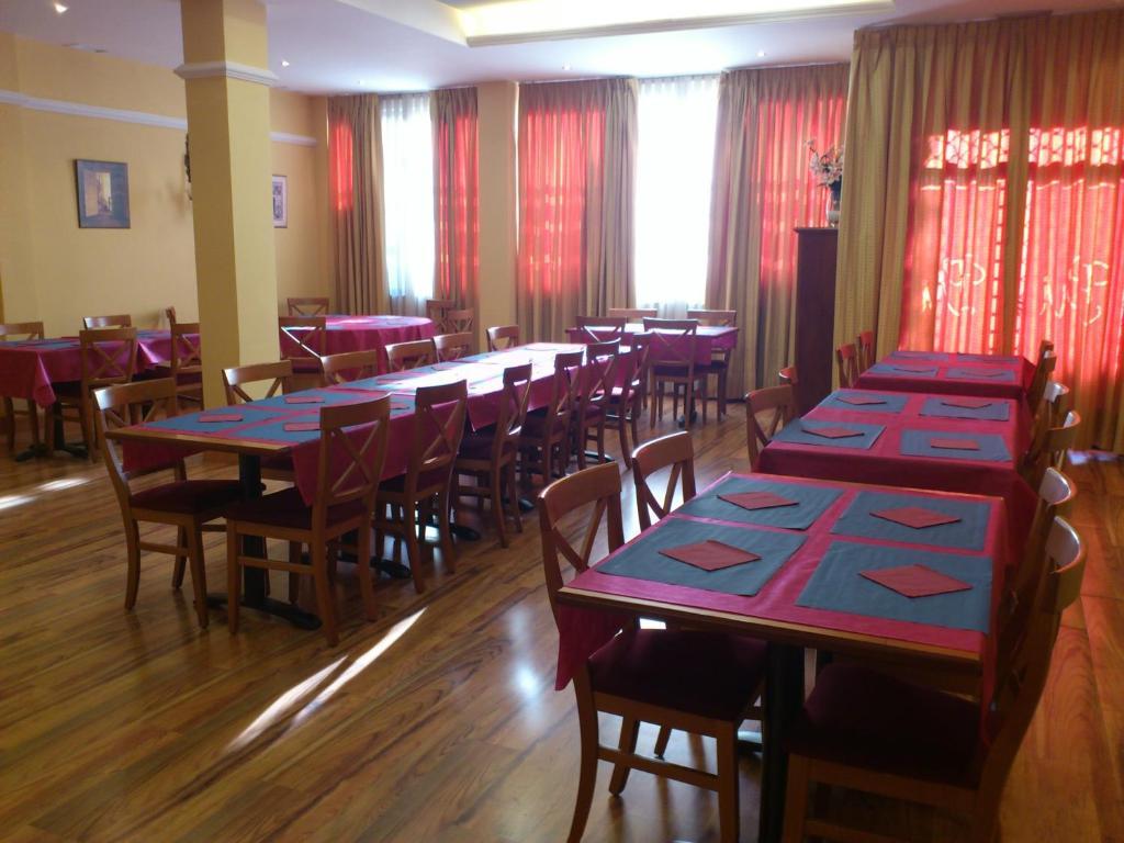 Hostal Plaza Mayor Torrejon de Ardoz Bagian luar foto